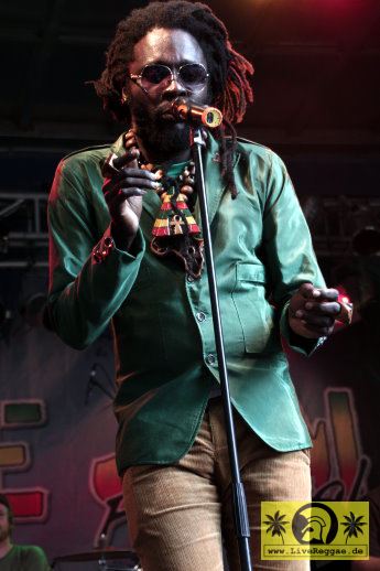 Jah Bouks (Jam) with The House Of Riddim Band 20. Reggae Jam Festival - Bersenbrueck 03. August 2014 (11).JPG
